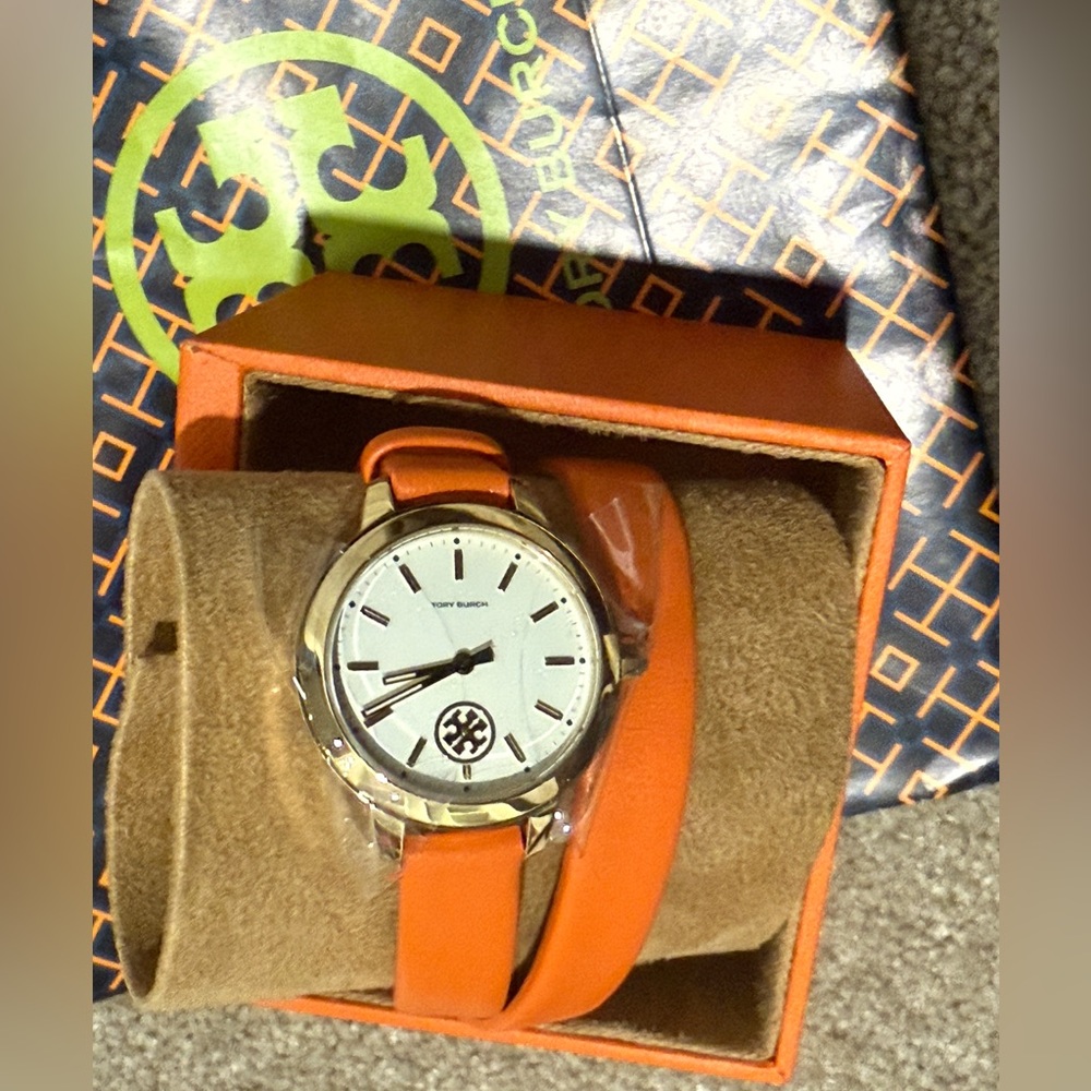 Tory Burch Gift Set - Orange band. Brand new